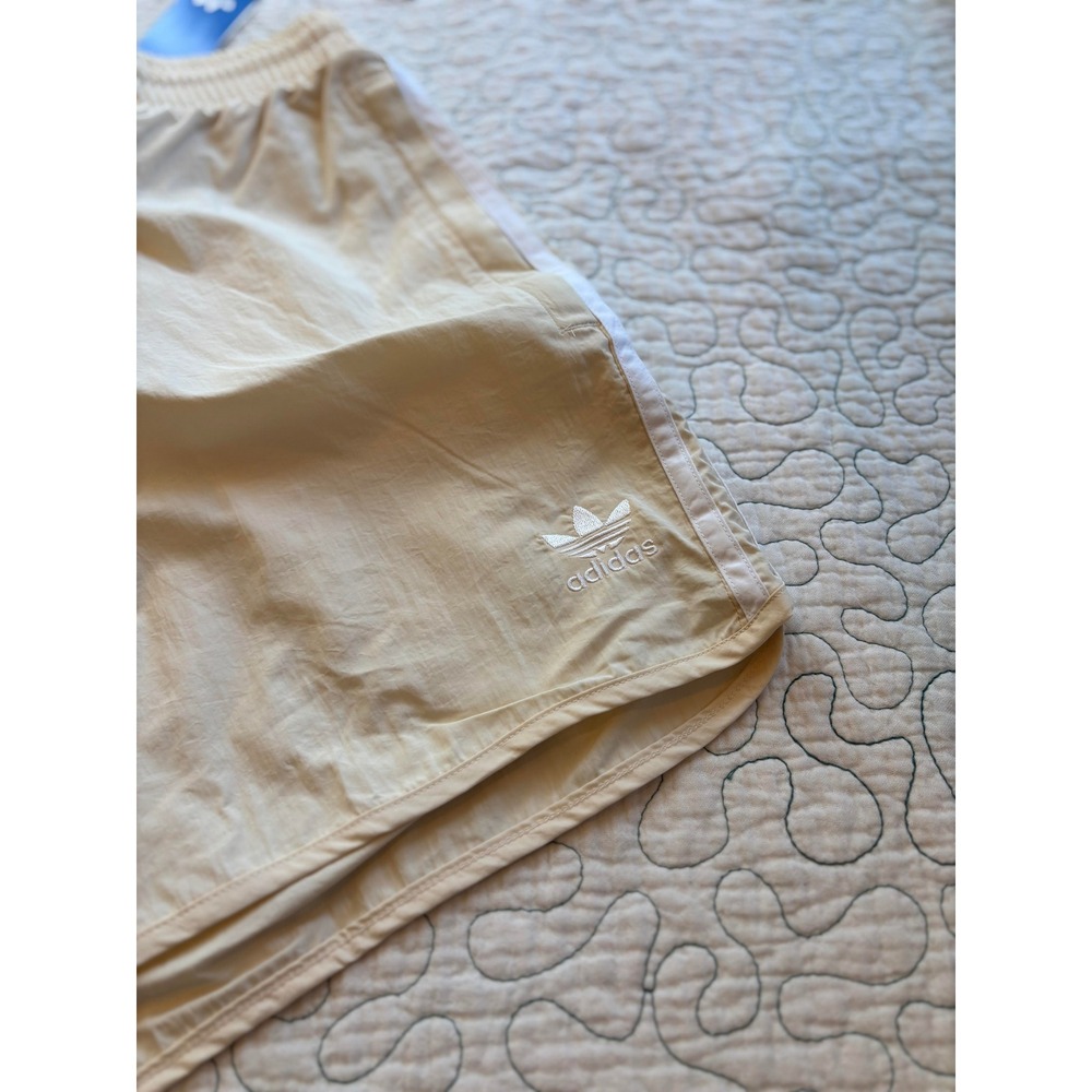 Adidas Originals Sprinter Shorts Mens Medium Wonder White Nylon 3-Stripe - Picture 2 of 5
